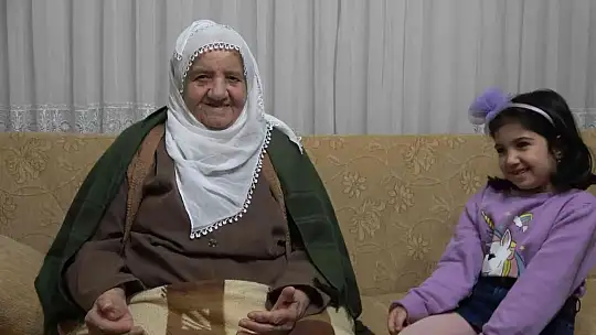 Şivesiyle bir şehri kendine hayran bıraktı: 86'lık Raife nine sosyal medyanın yeni fenomeni oldu