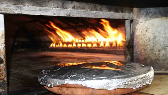 Tam 3 saat fırında pişiyor, vatandaşlar yemek için bir gün önceden sipariş veriyor