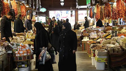 Tarihi Kapalı Çarşı'da Ramazan bereketi