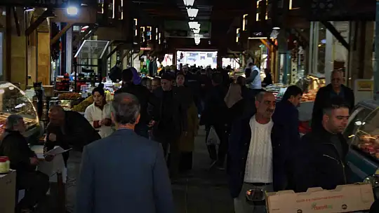 Tarihi Kapalı Çarşıda Ramazan bereketi
