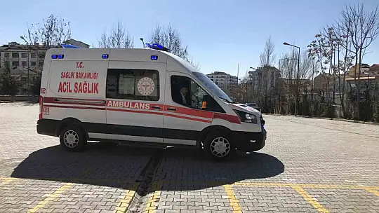 Tartıştığı arkadaşını okul içerisinde meyve bıçağı ile yaraladı