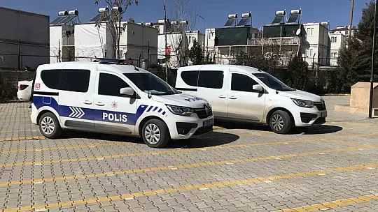 Tartıştığı arkadaşını okul içerisinde meyve bıçağı ile yaraladı