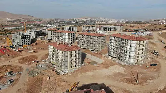 Temelini Cumhurbaşkanı Erdoğan'ın attığı deprem konutlarının yüzde 75'i tamamlandı