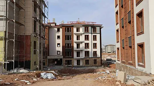 Temelini Cumhurbaşkanı Erdoğan'ın attığı deprem konutlarının yüzde 75'i tamamlandı