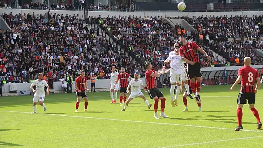 TFF 3. Lig: ES Elazığspor: 1 - K. Karaköprü Belediyespor: 2