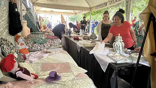 Toplum Ruh Sağlığı Merkezi'ndeki hastaların el emeği göz nuru eserleri sergilendi