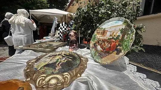 Toplum Ruh Sağlığı Merkezi'ndeki hastaların el emeği göz nuru eserleri sergilendi