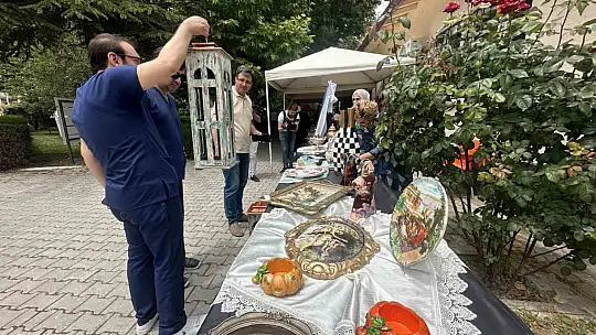 Toplum Ruh Sağlığı Merkezi'ndeki hastaların el emeği göz nuru eserleri sergilendi