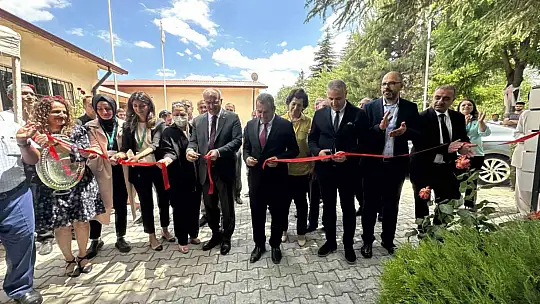 Toplum Ruh Sağlığı Merkezi'ndeki hastaların el emeği göz nuru eserleri sergilendi