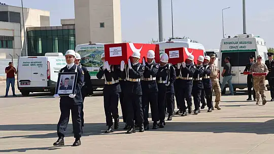 Tunceli'deki kazada şehit olan 4 asker memleketlerine uğurlandı