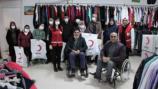 Türk Kızılayı engelli vatandaşları yalnız bırakmadı