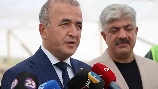 Türkiye'de bir ilk: Tek parça halinde 84 metrekarelik mozaik gün yüzüne çıkarıldı