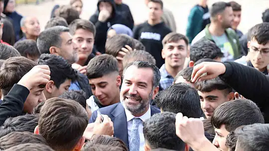 Türkiye'nin en genç belediye başkanı seçilmişti: Elazığ'da yola devam kararı