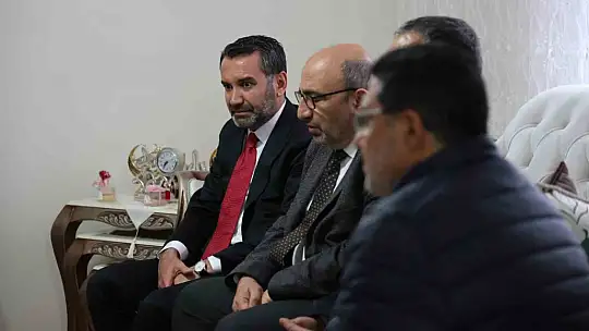Türkiye'nin en genç belediye başkanından şehit ailesine anlamlı ziyaret