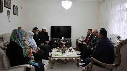 Türkiye'nin en genç belediye başkanından şehit ailesine anlamlı ziyaret