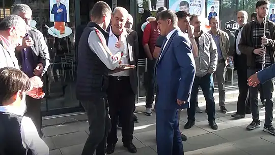 Türkiye'nin en renkli adayı Güneş: ''Bana oy verin gerisini Ankara düşünsün''