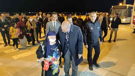 Ukrayna'dan tahliye edilen 180 Ahıska Türk'ü Elazığ'a getirildi
