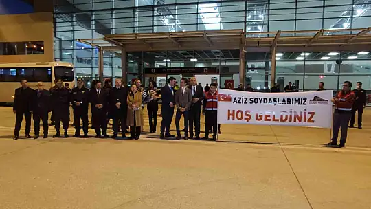 Ukrayna'dan tahliye edilen 180 Ahıska Türk'ü Elazığ'a getirildi