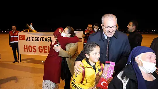 Ukrayna'dan tahliye edilen 180 Ahıska Türk'ü Elazığ'a getirildi