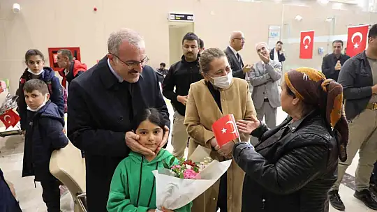Ukrayna'dan tahliye edilen 180 Ahıska Türk'ü Elazığ'a getirildi