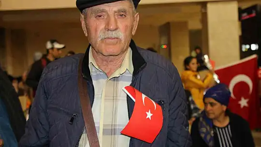 Ukrayna'dan tahliye edilen 180 Ahıska Türk'ü Elazığ'a getirildi
