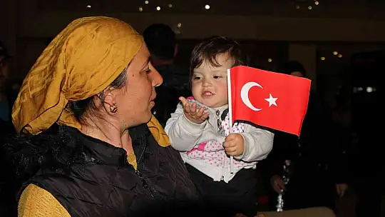 Ukrayna'dan tahliye edilen 180 Ahıska Türk'ü Elazığ'a getirildi
