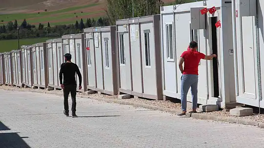 Elazığ'a gelen Ahıska Türkleri: Türkiye ve bayrağımız için canımızı vermeye hazırız