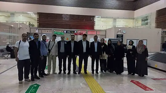 Umreye gönderilen üniversite öğrencileri Elazığ'a döndü