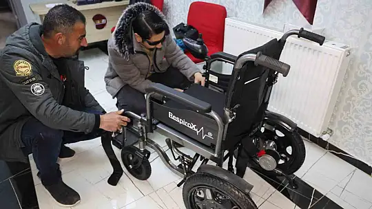 Üniversite öğrencileri ve öğretmenlerinden örnek davranış