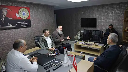 Üniversite öğrencileri ve öğretmenlerinden örnek davranış