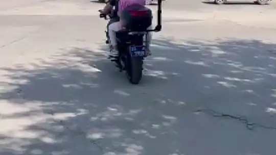 Üniversite sınavına geç kalanların yardımına polisler yetişti