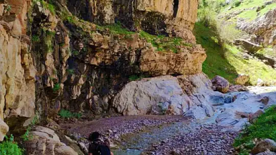 Uydudan haritaları incelerken 3 milyon yıllık kanyon keşfettiler