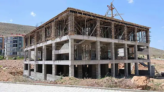 Verilen sözler yerine getirilmeyince caminin yapımı yarıda kaldı