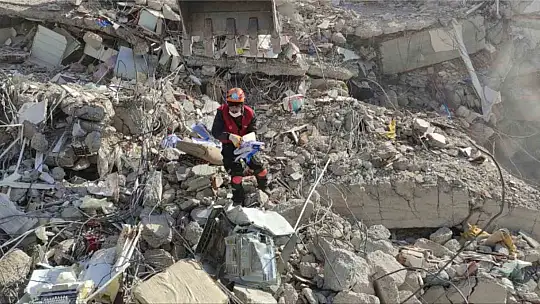 Yabancı uyruklu öğrenciler depremzedeler için seferber oldu