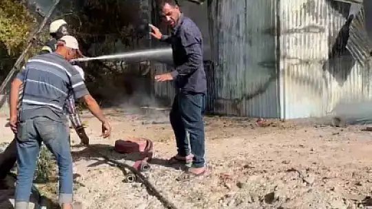 Yangında sac ev kül oldu