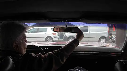Yarım asırlık klasik otomobil ilgi odağı oldu