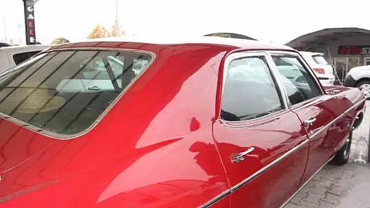 Yarım asırlık klasik otomobil ilgi odağı oldu