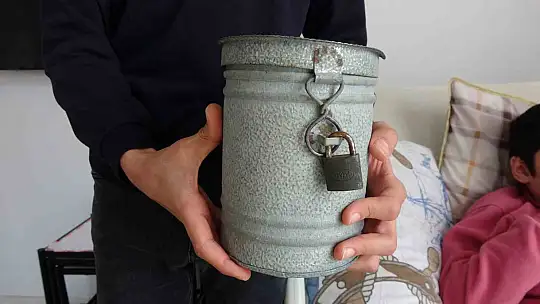 Yaşları küçük ama gönülleri büyük, kumbaralarını depremzedeler için bağışladılar