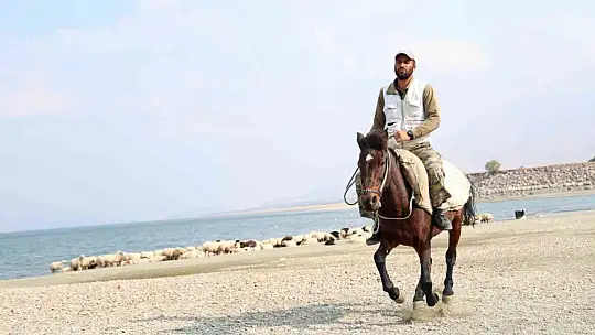 Yaylacıların sahil kenarındaki molası belgeselleri aratmadı