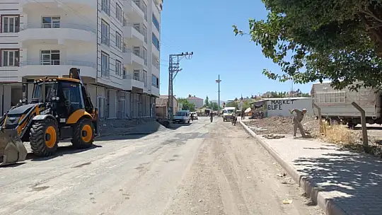 Yazıkonak'ta altyapı ve asfalt çalışması hız kesmeden devam ediyor