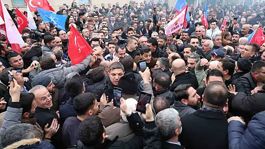 Yeniden aday olan Başkan Şerifoğulları'na coşkulu karşılama