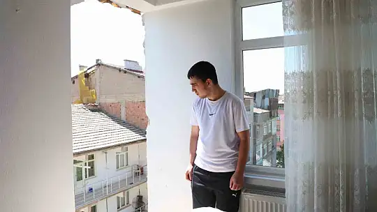Yıkım çalışmasında ortaya çıktı, 35 yıldır iki bina tek duvarı kullanmış
