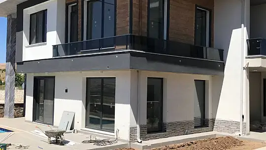 Yüksekten düşen mobilya ustası hayatını kaybetti