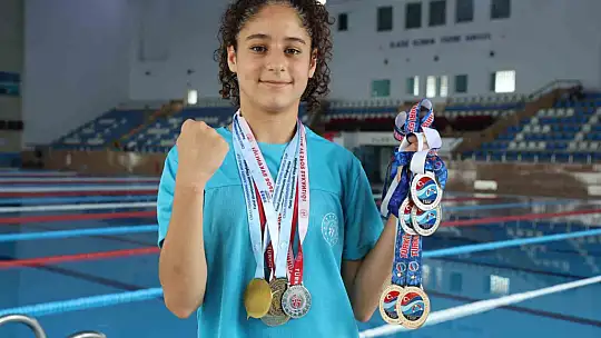 Yüzmede 130'u aşkın madalya aldılar, hedefleri dünya kupası