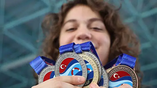 Yüzmede 130'u aşkın madalya aldılar, hedefleri dünya kupası
