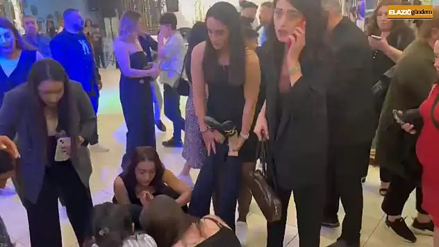 Elazığ'da depremde korkan kadın düğün salonunda bayıldı