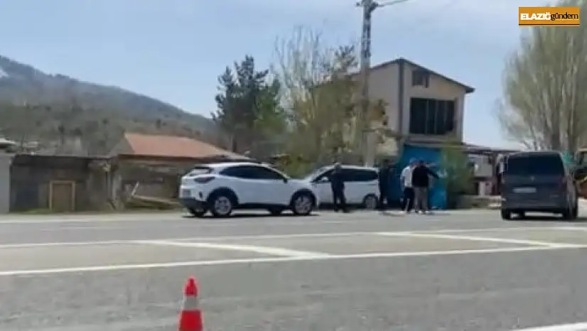 Elazığ'da iki araç çarpıştı: 4 yaralı