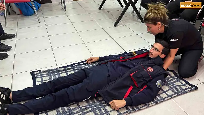 Elazığ'da itfaiye personeline ilk yardım eğitimi