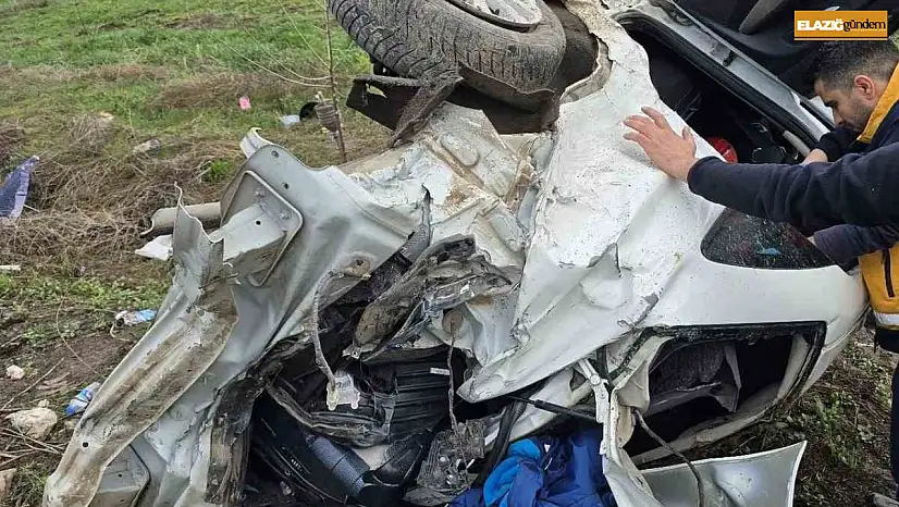 Elazığ'da kontrolünü kaybeden otomobil şarampole yuvarlandı: 5 yaralı