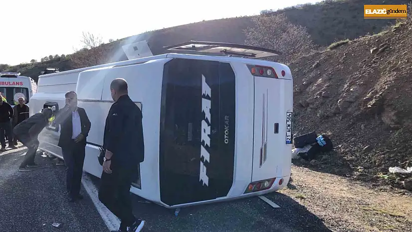 Elazığ-Diyarbakır kara yolunda midibüs devrilmesi sonucu meydana gelen trafik kazasında çok sayıda yaralı olduğu öğrenildi. Bölgeye sağlık, polis, jandarma, AFAD ve itfaiye ekipleri sevk edildi.